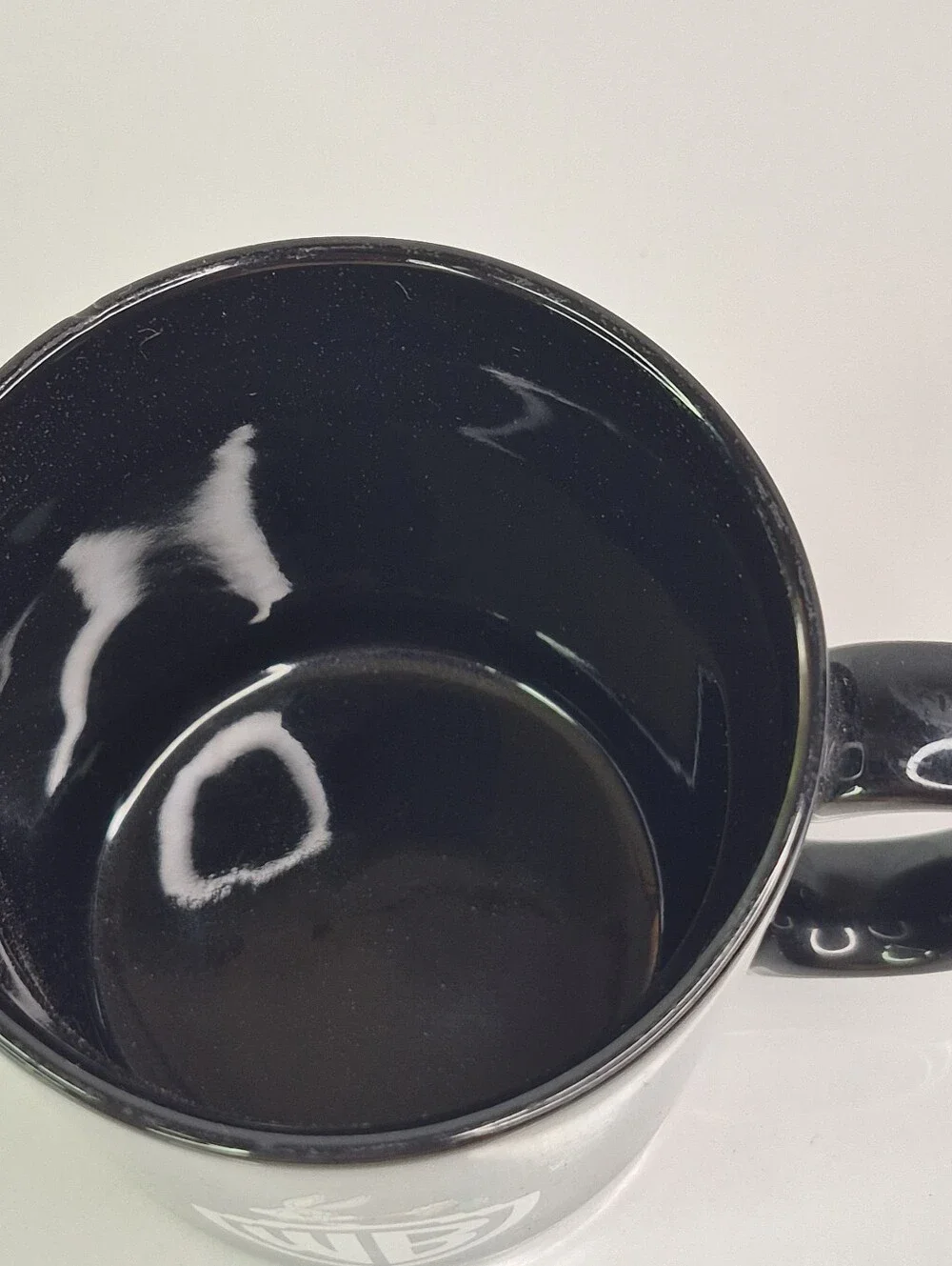 Warner Bros. Studio Store Bugs Bunny WB Los Angeles Black Ceramic Mug vtg 1993